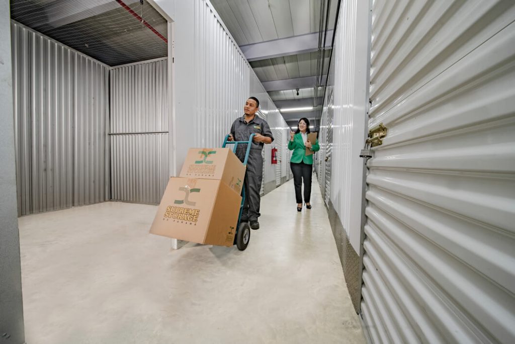 guardar ropa para almacenarla